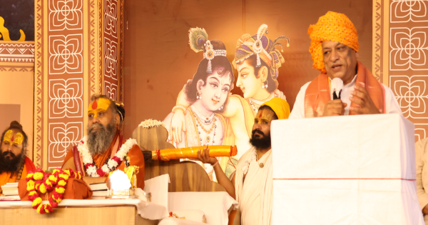 पशुपालन मंत्री जोराराम कुमावत डीग स्थित श्रीजड़खोर गोधाम में आयोजित श्रीकृष्ण बलराम गो-आराधन महोत्सव में हुए शामिल। श्रीरैवासा धाम श्रीअग्रपीठाधीश्वर एवं वृंदावन धाम श्रीमलूकपीठाधीश्वर राजेंद्र दास महाराज रोजाना श्रीमद्भभागवत कथा सुनाएंगे।