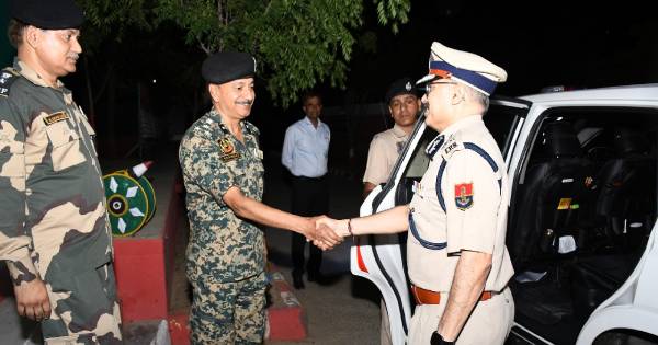 भारत-पाकिस्तान की अंतरराष्ट्रीय सीमा पर पहुंचे डीजीपी